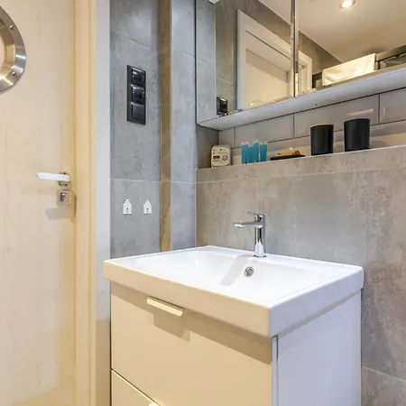 公寓 Osiedle Tysiaclecia Piastow By Bookinghost 卡托维兹