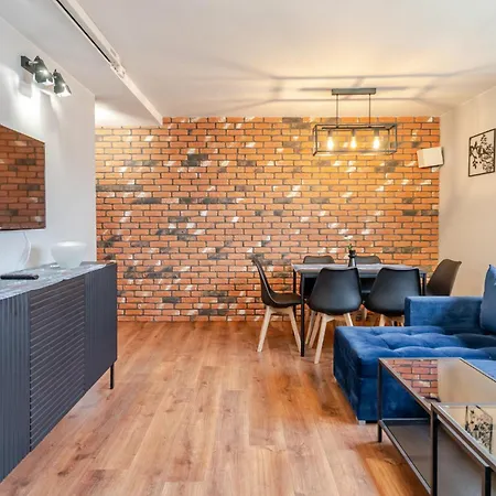 Apartment Osiedle Tysiaclecia Piastow By Bookinghost