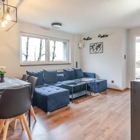 Osiedle Tysiaclecia Piastow By Bookinghost 아파트