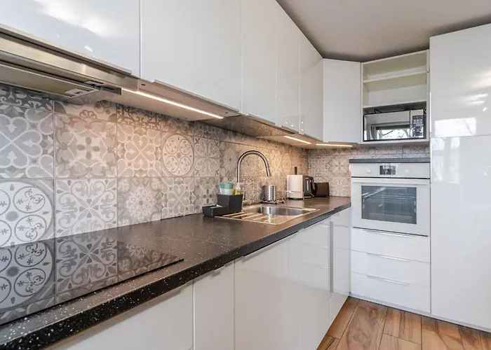 아파트 Osiedle Tysiaclecia Piastow By Bookinghost