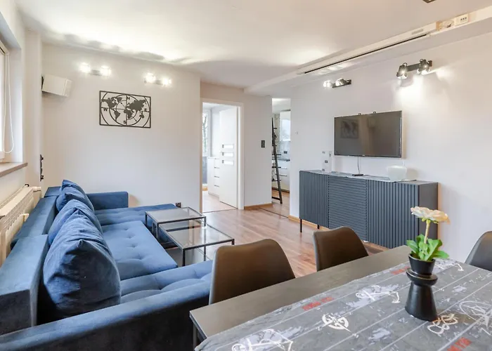 Osiedle Tysiaclecia Piastow By Bookinghost 아파트