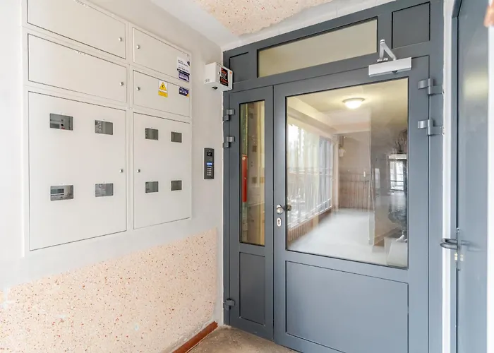 Osiedle Tysiaclecia Piastow By Bookinghost